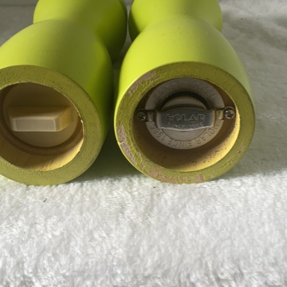 Green Salt and Pepper Grinder Set - Picture 3 of 3